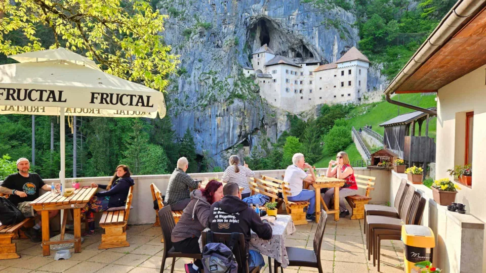 651d2dae46e4f404204588