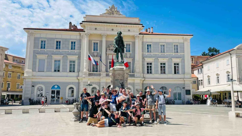 66ffb4a705da6519547389